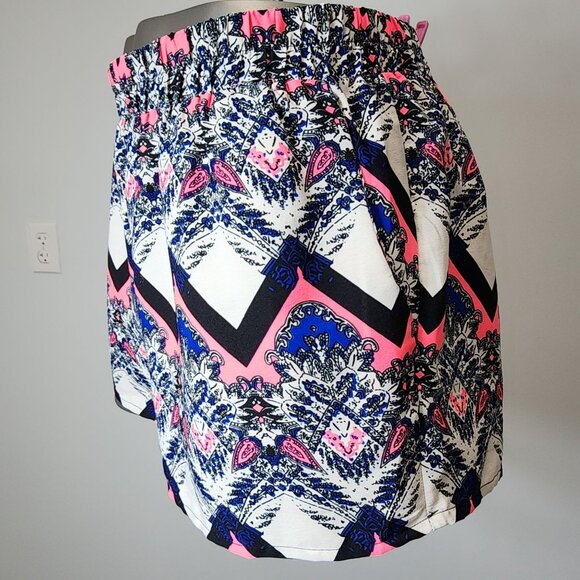 Women's Tea Rose Boutique Colorful Flowy Shorts XL Pockets Dressy Casual Pink Bl - Picture 2 of 6